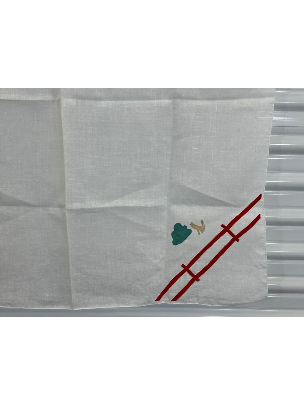 Vintage Embroidered Applique Field Hunting Squirrel Card Table Tablecloth Topper